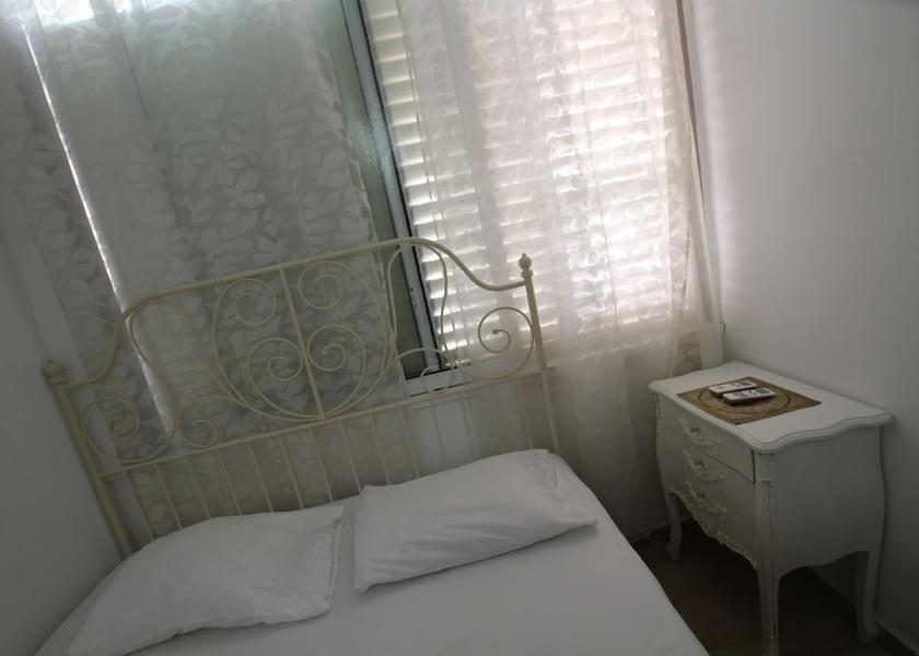  Bat Yam Room