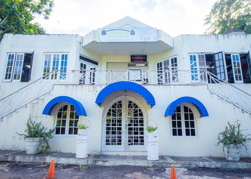 Saint James Ocho Rios Gym