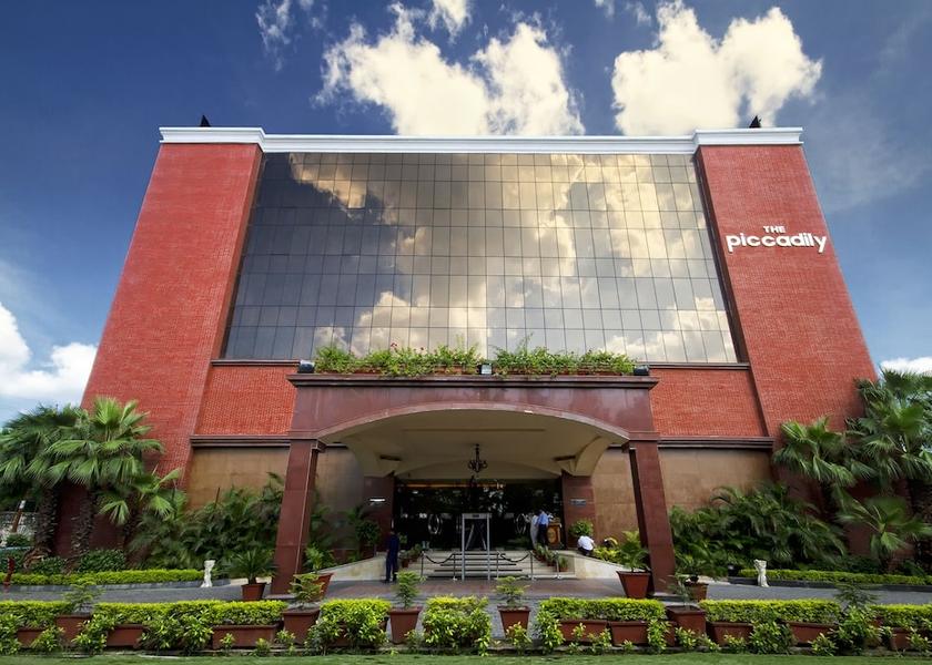 Uttar Pradesh Lucknow Hotel Exterior