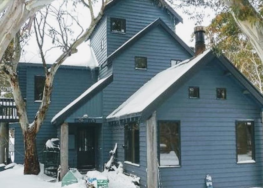 Victoria Dinner Plain Facade