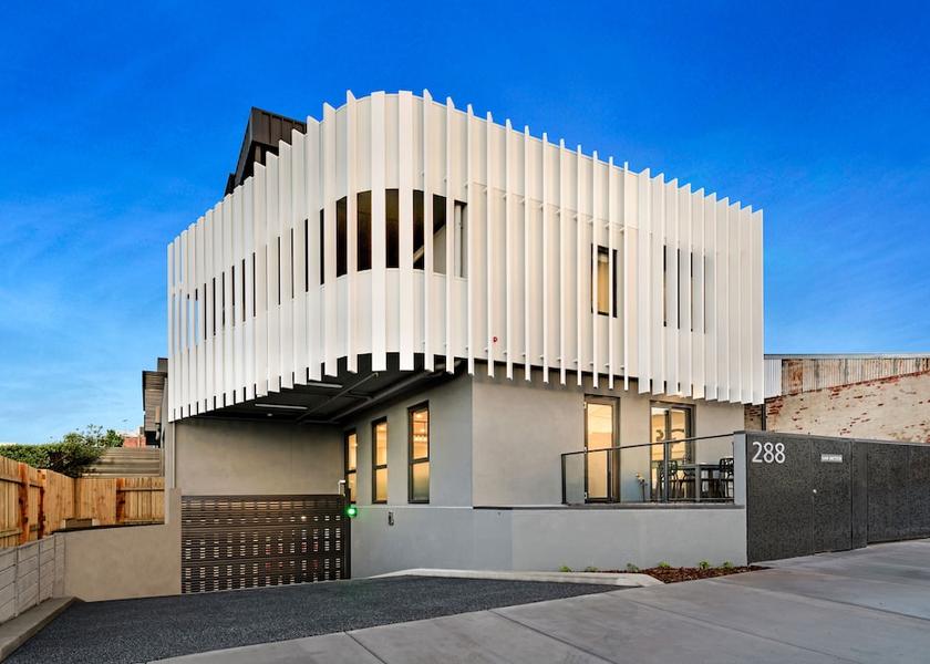 Victoria Glen Iris Exterior Detail