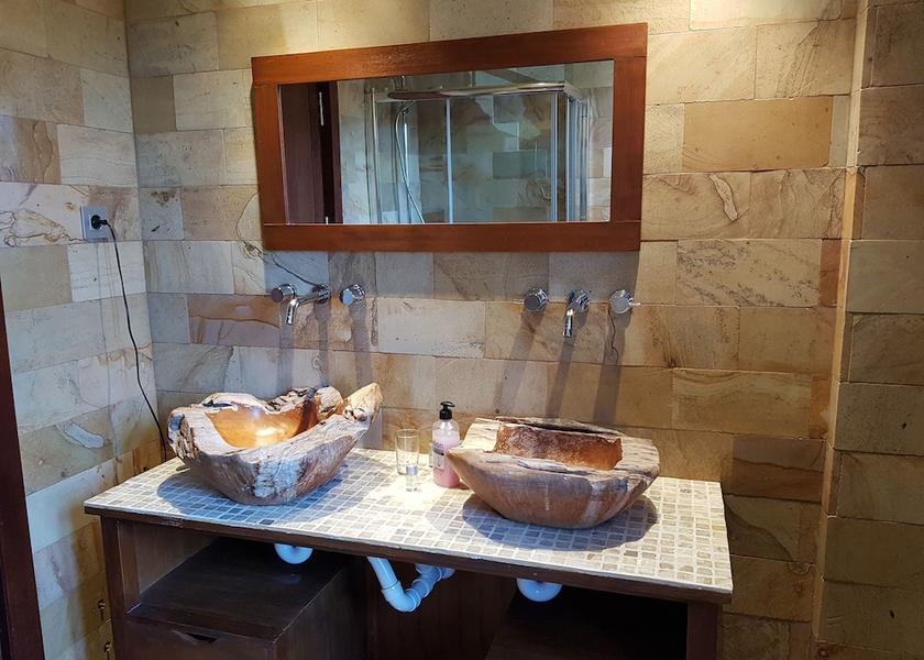 Asturias Carreno Bathroom
