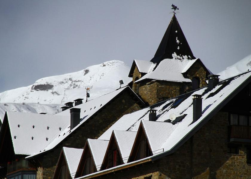 Aragon Sallent de Gallego Facade