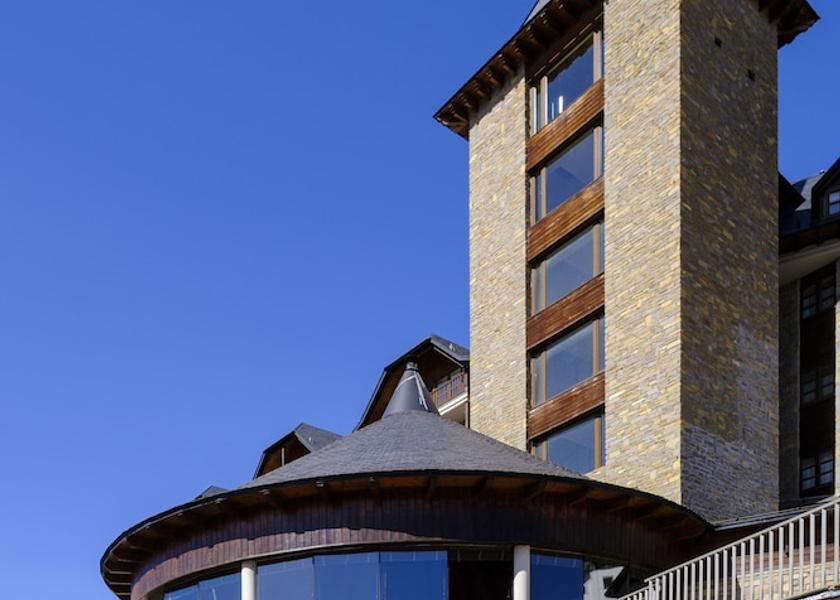 Aragon Sallent de Gallego Facade