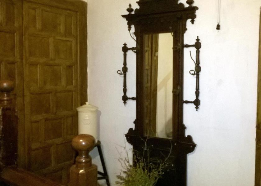 Aragon Bierge Interior Entrance