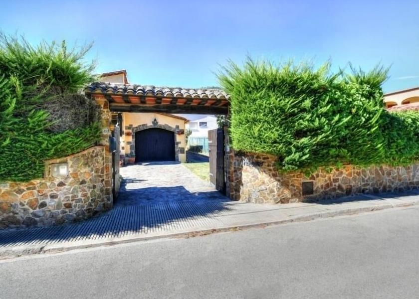 Catalonia Calonge Exterior Detail