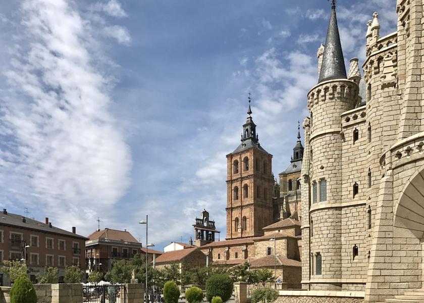 Castile and León Hospital de Orbigo Exterior Detail