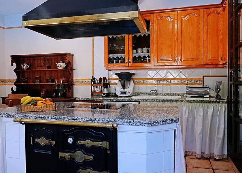 Andalucia Otura Kitchen