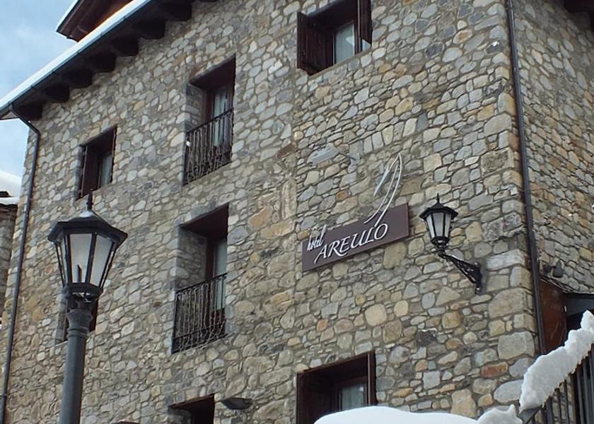Aragon Benasque Exterior Detail