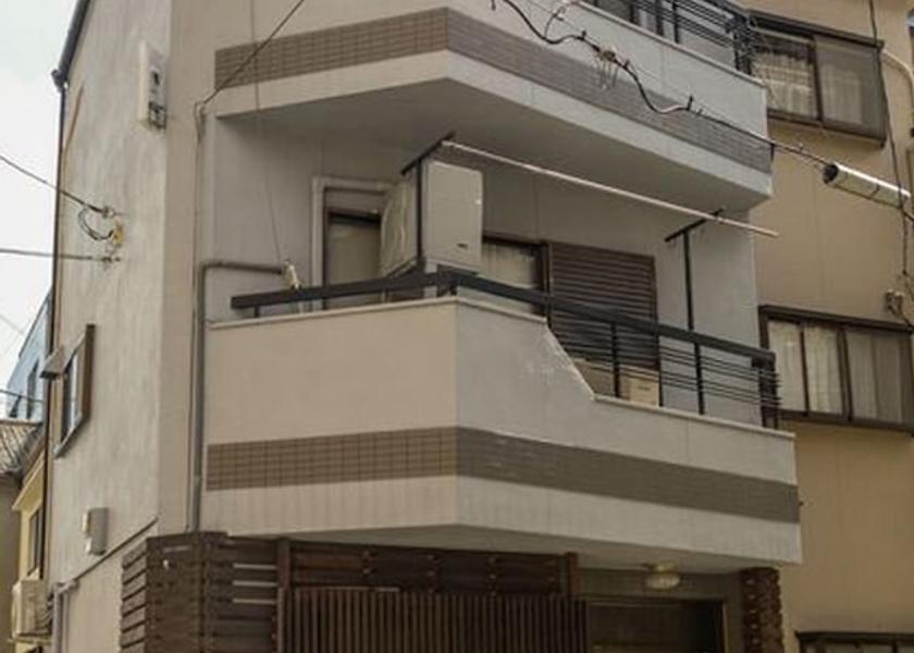 Osaka Higashi-osaka Exterior Detail
