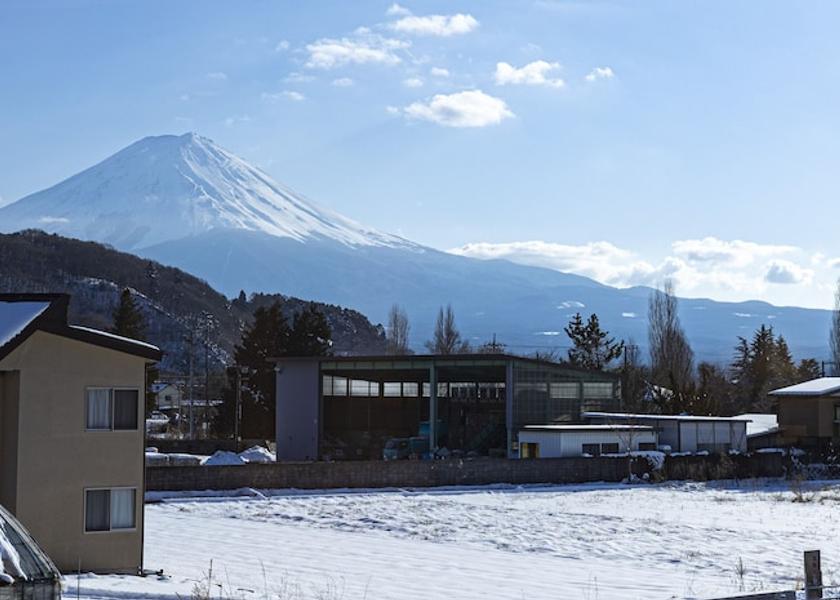 Yamanashi Fujikawaguchiko Facade