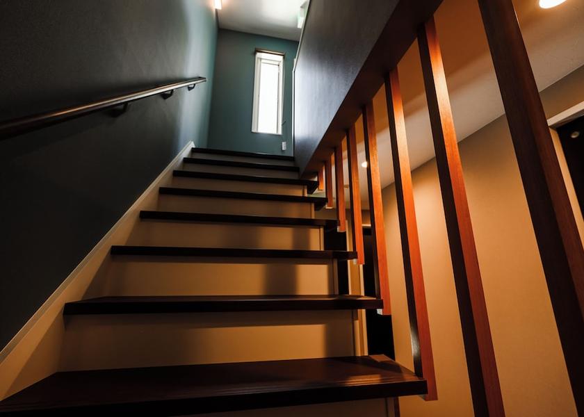 Handrails in stairways