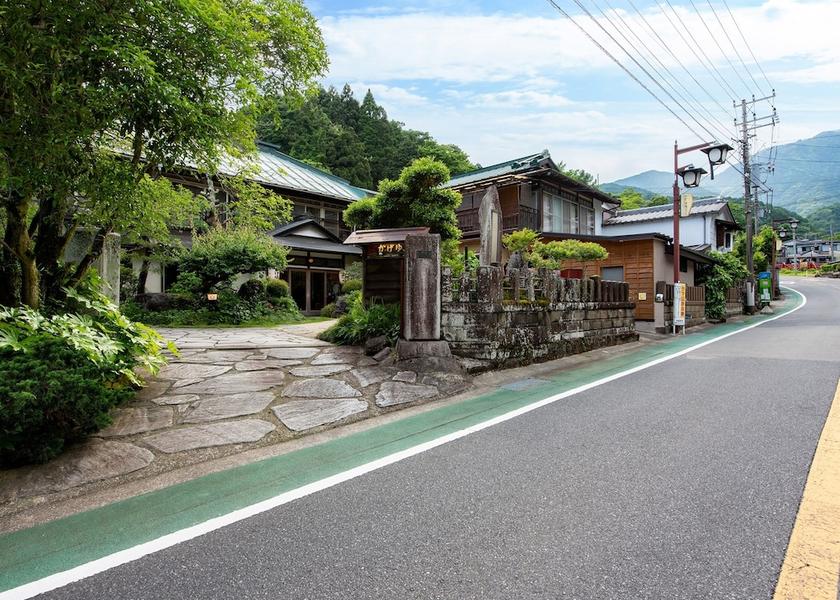 Kanagawa Isehara Exterior Detail