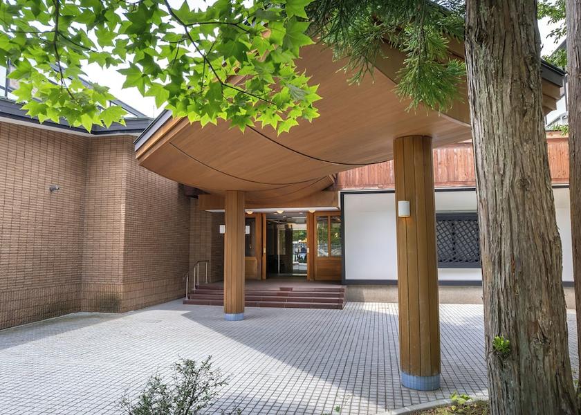 Akita Daisen Exterior Detail