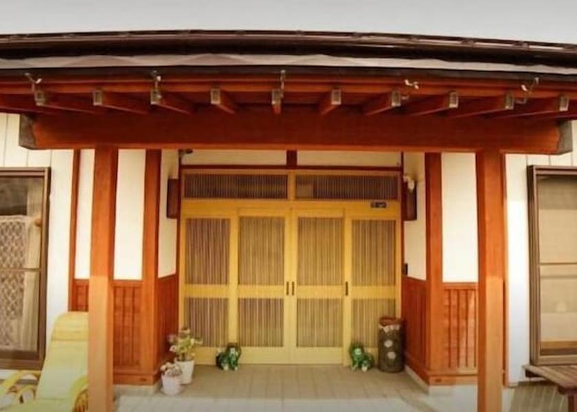 Yamanashi Fujiyoshida Exterior Detail