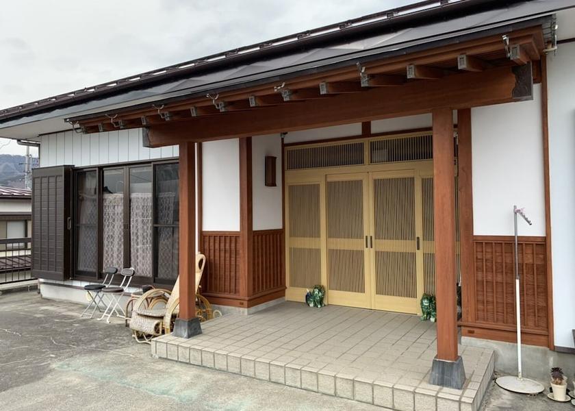 Yamanashi Fujiyoshida Exterior Detail