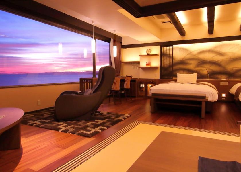 Mie Shima Room