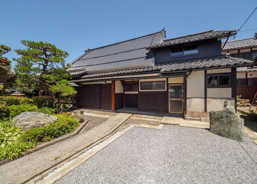 Shiga Nagahama Exterior Detail