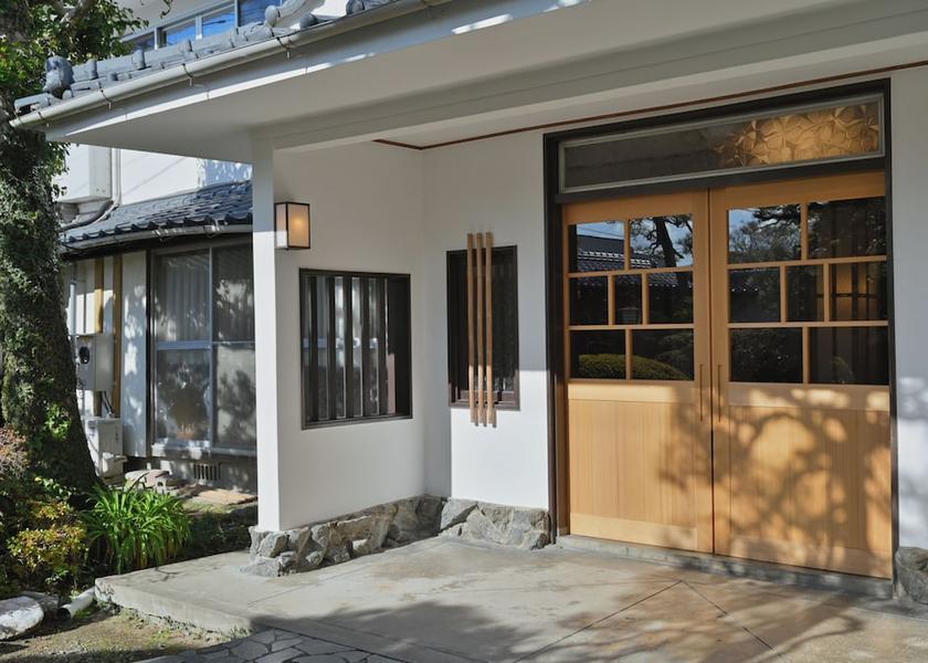 Fukuoka Yanagawa Exterior Detail
