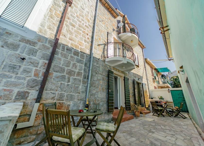  Bigovo Exterior Detail