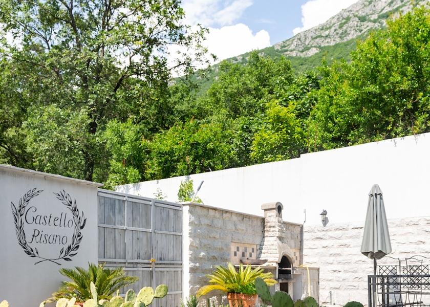  Risan Exterior Detail