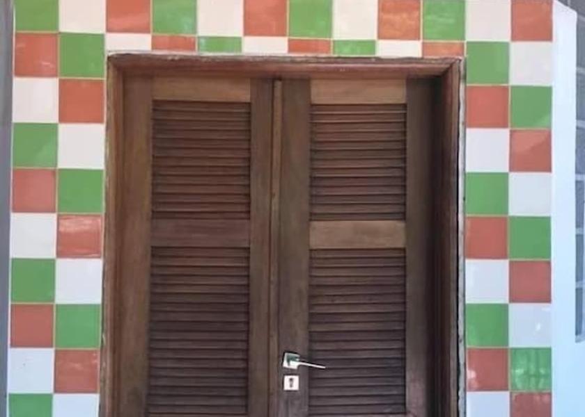  Toubab Dialao Interior Entrance