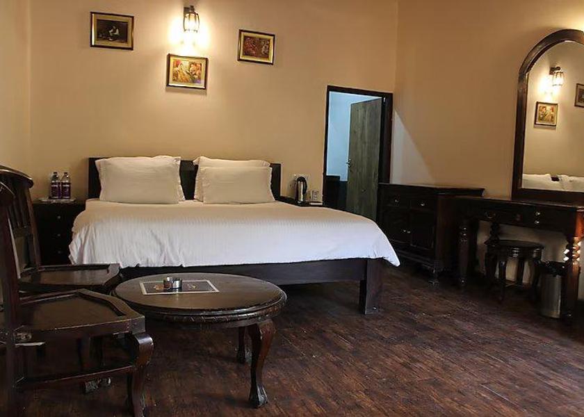 Rajasthan Mount Abu Luxury AC Room with Work Desk