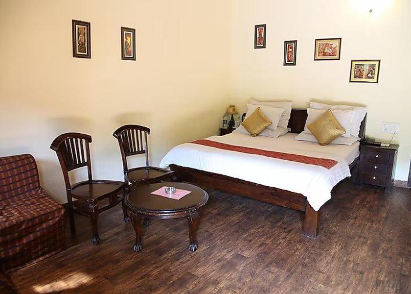 Rajasthan Mount Abu Luxury AC Room with Work Desk
