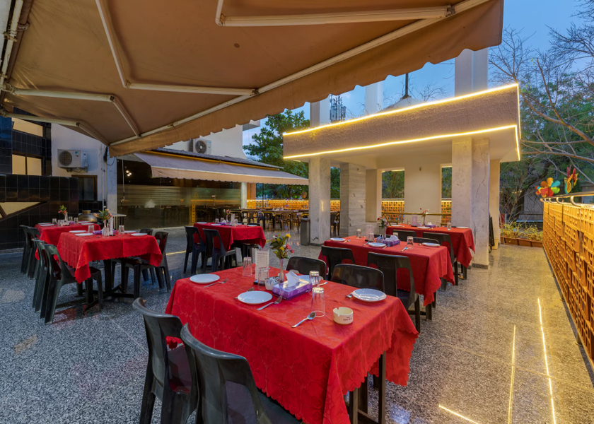 Maharashtra Solapur Food & Dining