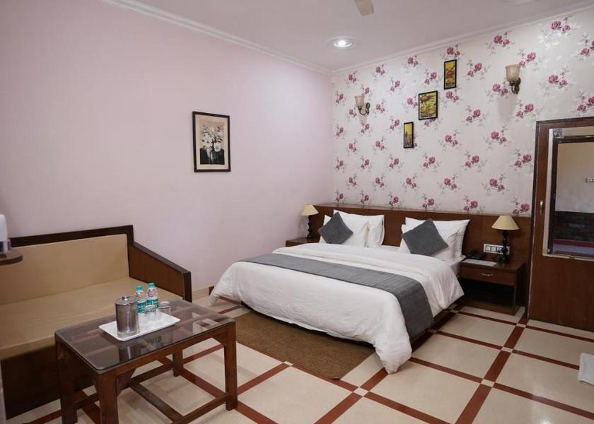 Uttarakhand Ramnagar Deluxe Room