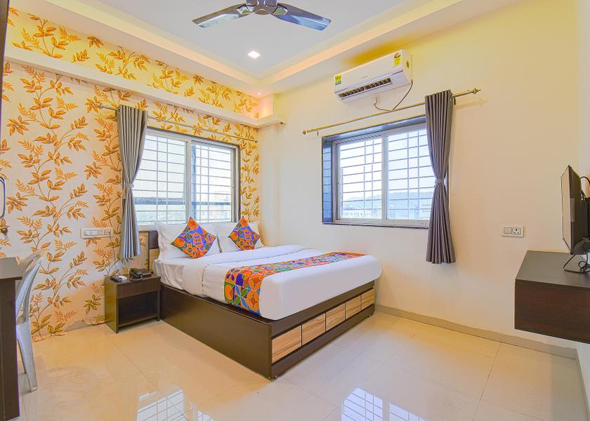 Maharashtra Pune Deluxe Room