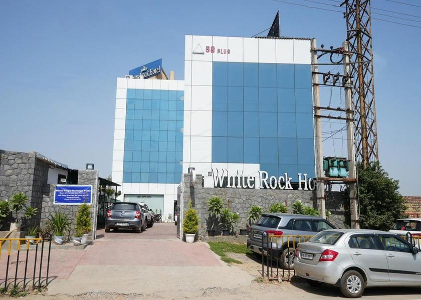 Haryana Gurugram Hotel Exterior