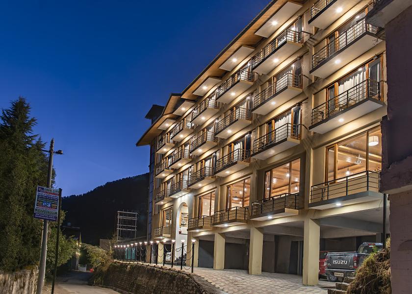 Himachal Pradesh Manali Hotel Exterior