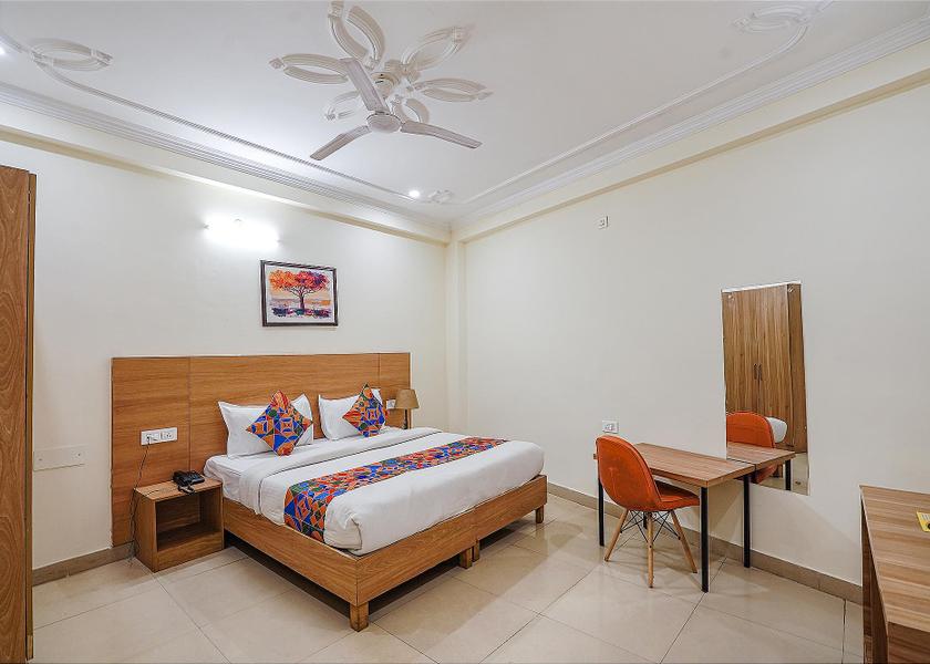 Uttar Pradesh Noida Standard Room