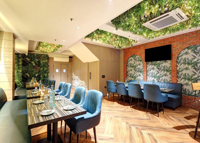 Delhi Delhi Food & Dining