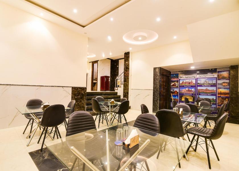 Delhi Delhi Food & Dining