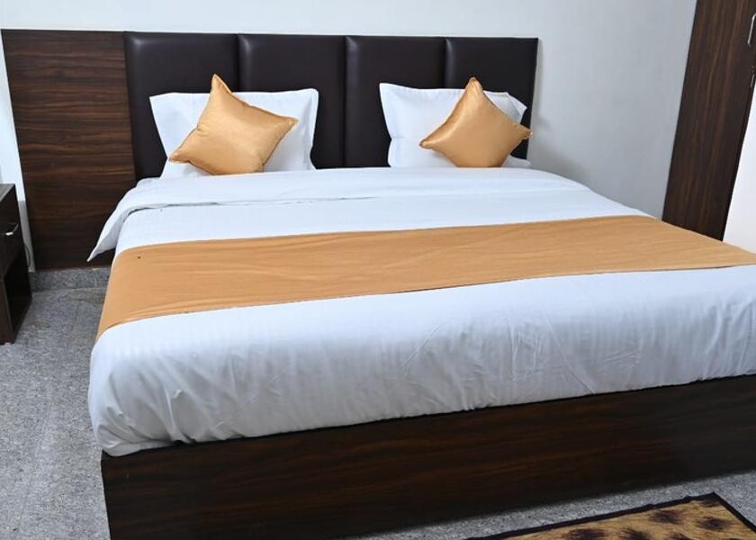 Uttarakhand Nainital Room