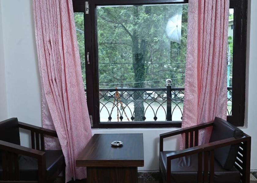 Uttarakhand Nainital Room
