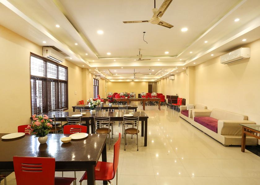 Delhi Delhi Food & Dining