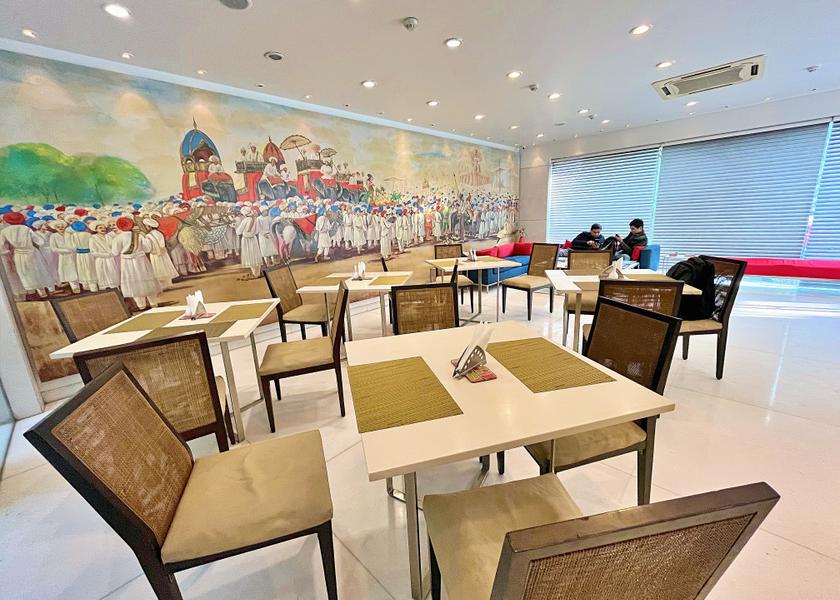 Delhi Delhi Food & Dining
