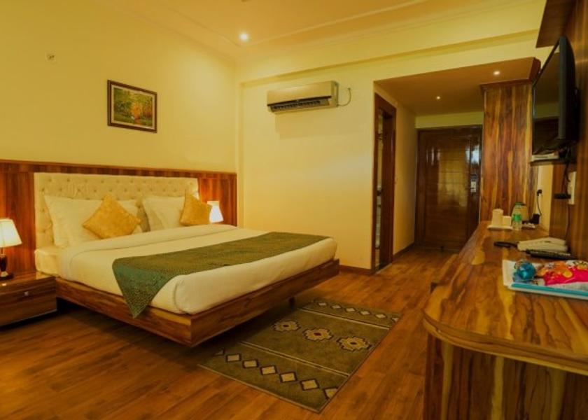 Uttarakhand Bhimtal Deluxe Room