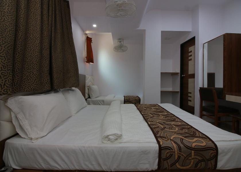 Maharashtra Navi Mumbai Triple AC Room