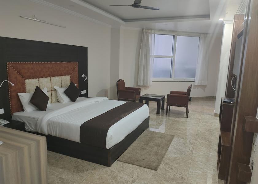 Himachal Pradesh Chail Room