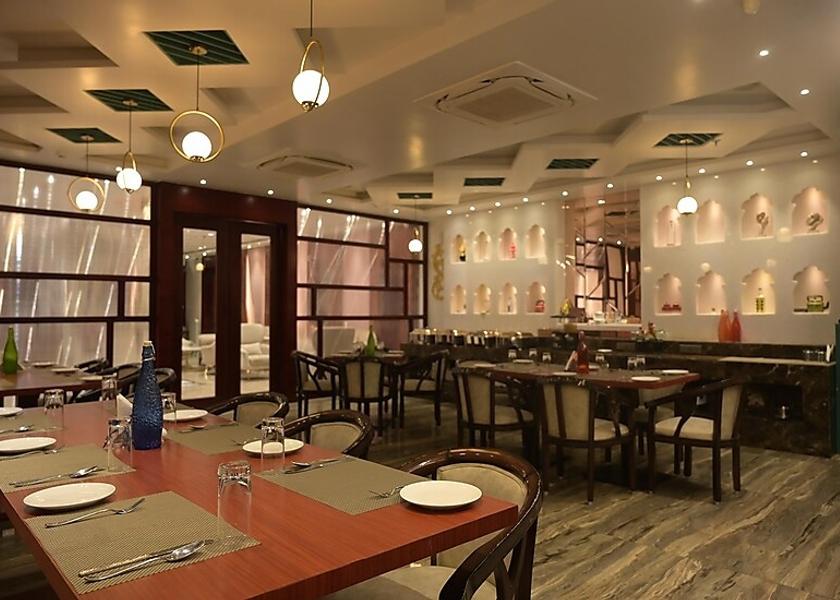 Uttar Pradesh Varanasi Food & Dining