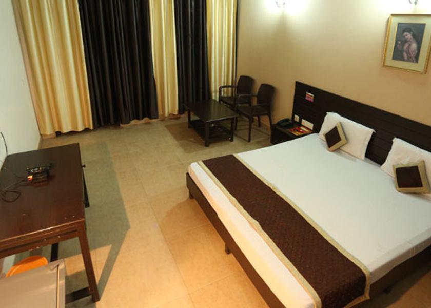 Uttarakhand Lansdowne Room