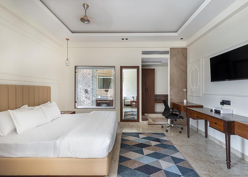Madhya Pradesh Bhopal Queens Room with BathTub