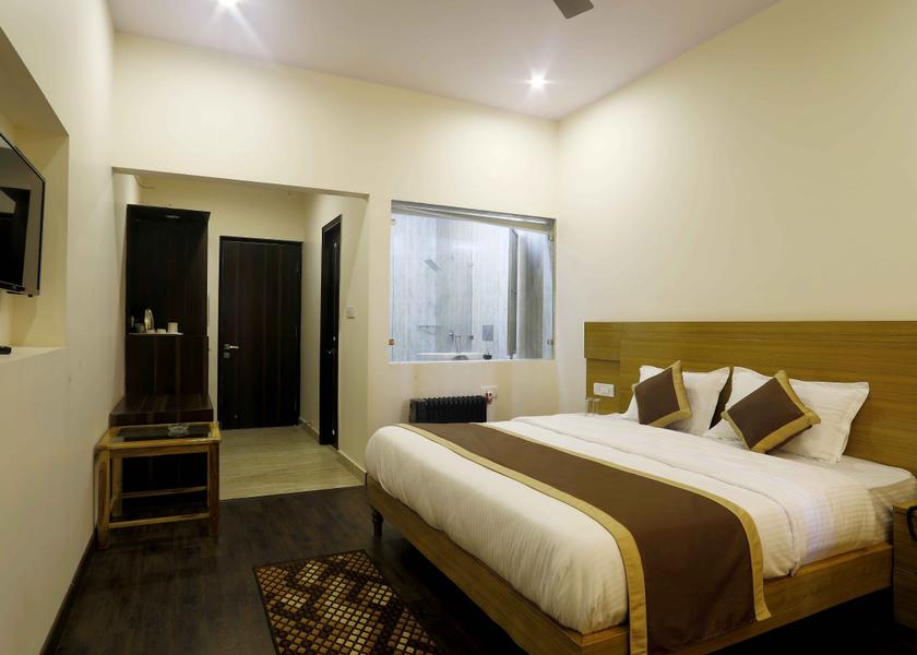 Uttarakhand Binsar Premium Room