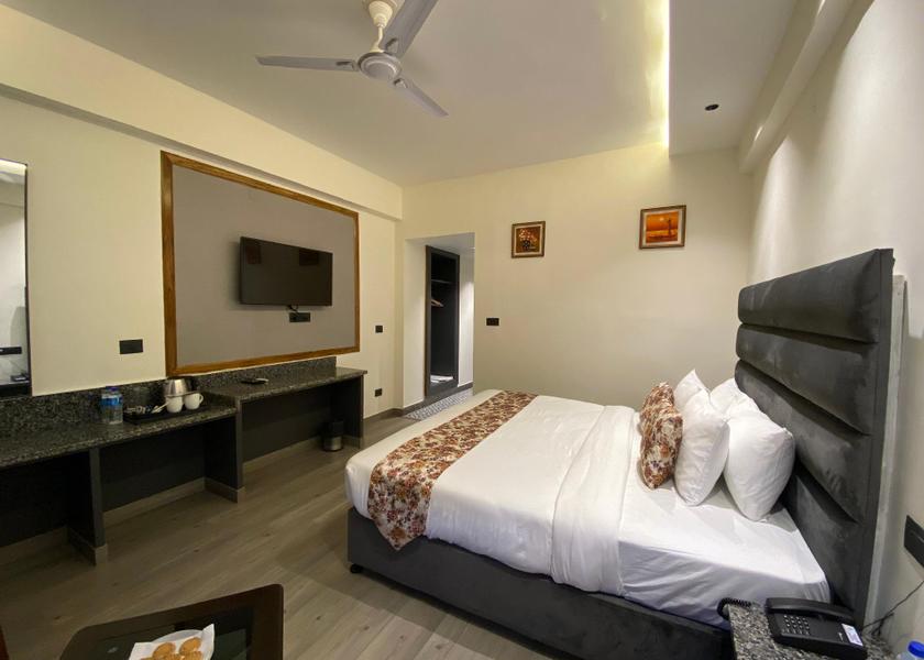 Jammu and Kashmir Katra Deluxe Room