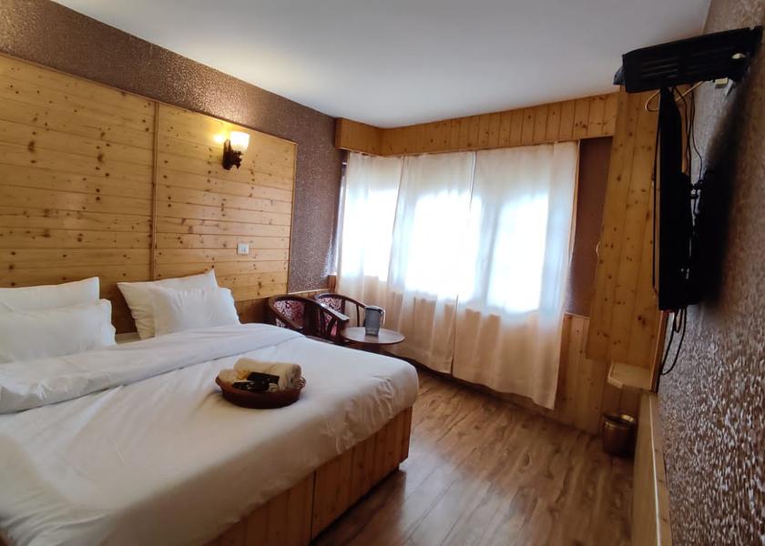 Jammu and Kashmir Pahalgam Deluxe