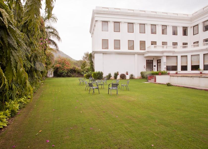 Rajasthan Bundi Lawn